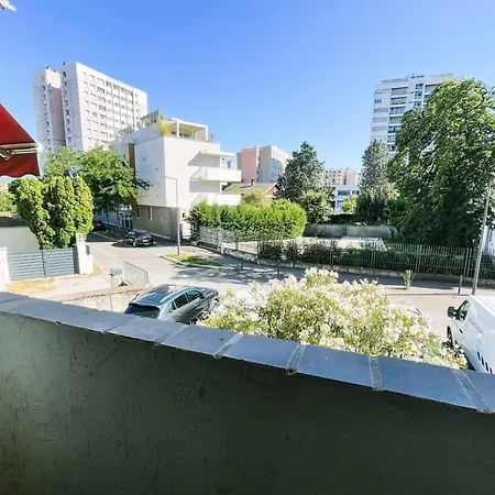 #fq The Break - - Balcony Apartment *